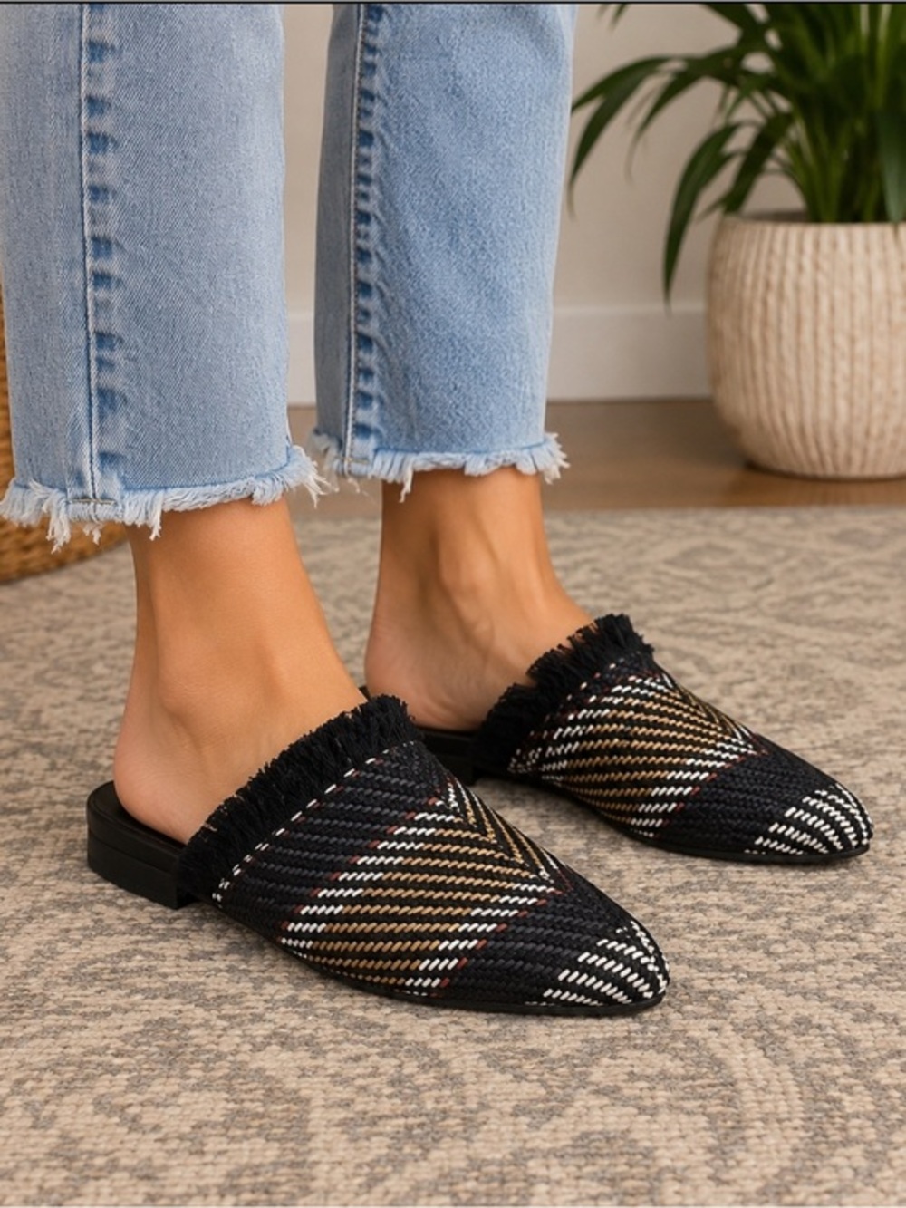 Kaanas Black Woven Fringe Mule Slides Size 9 Boho Southwestern Flats